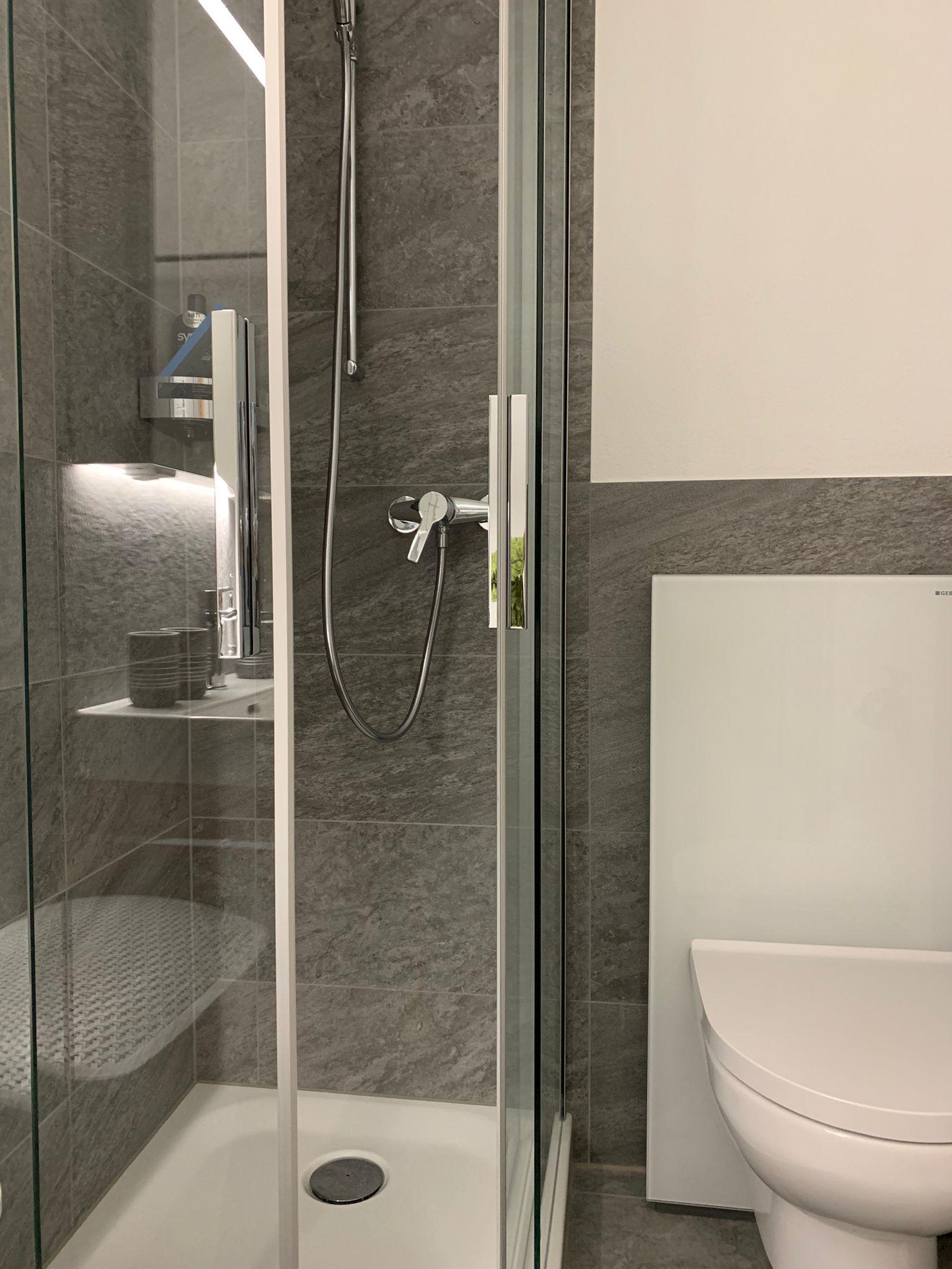 Perle 1_dusche-WC_2 Perle 1_dusche-WC_2