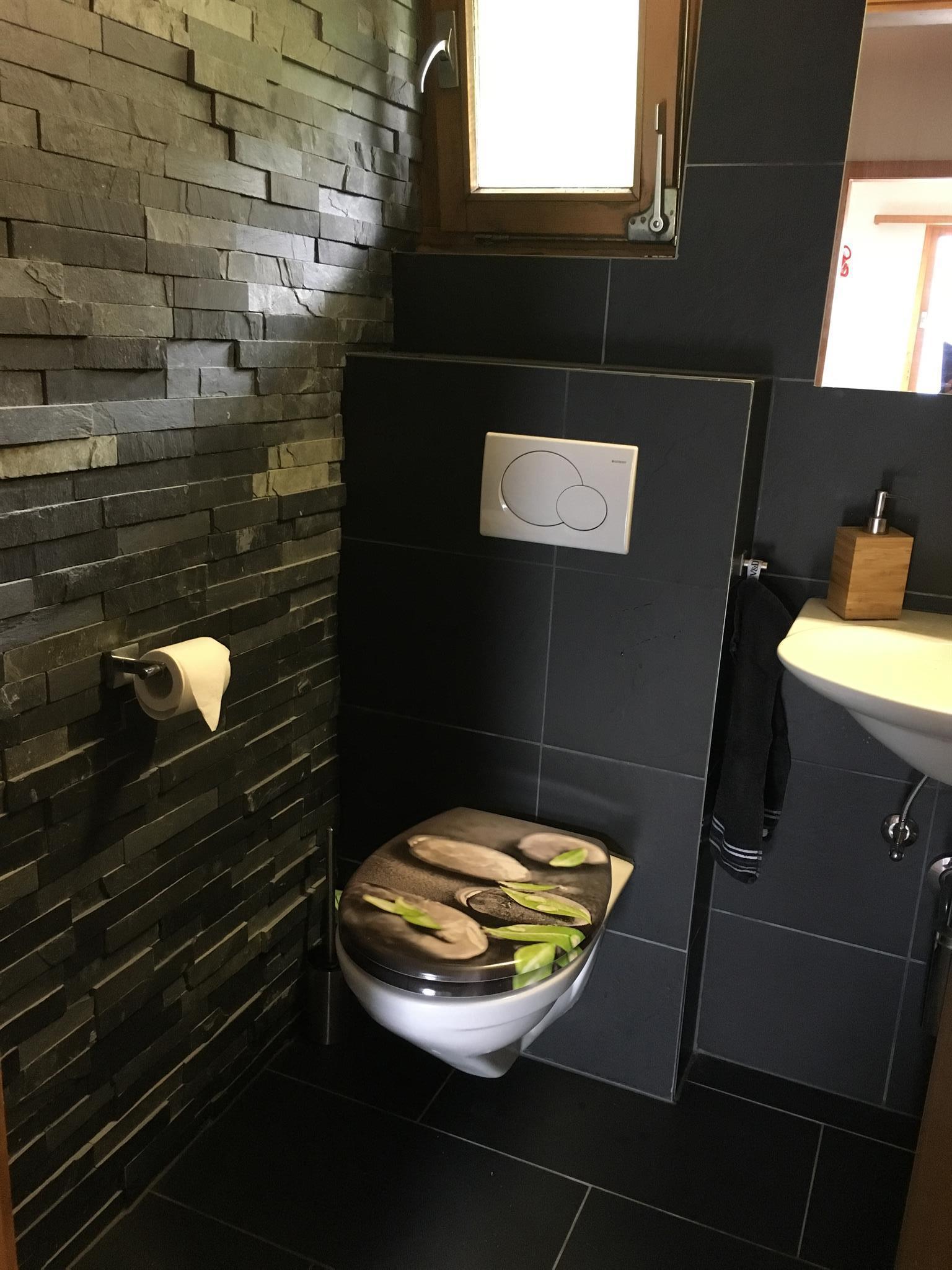 Badezimmer& WC Untergeschoss Badezimmer& WC Untergeschoss