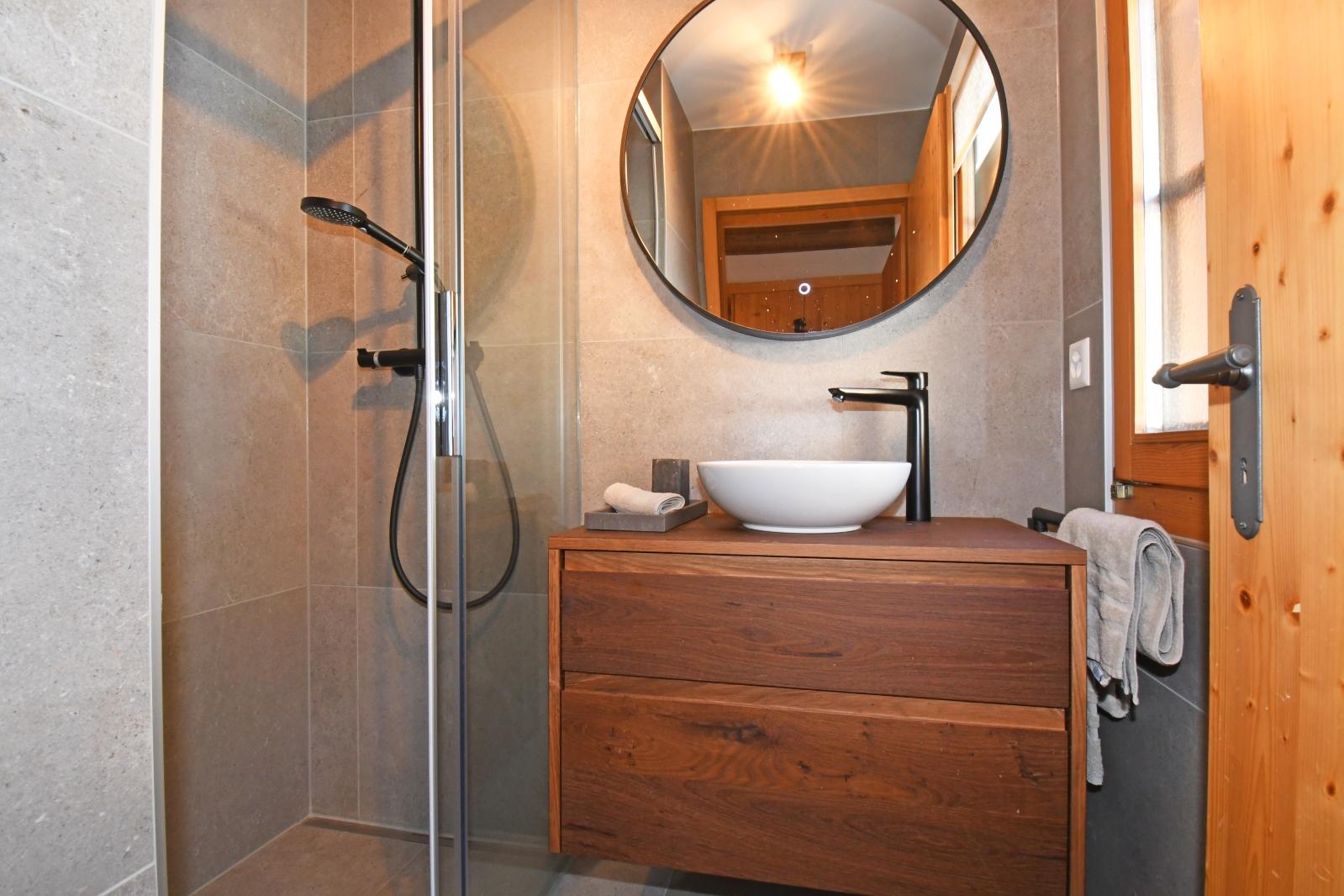 Chalet Wilhelm Tell OG Ost- 3. Nasszelle (1. Stk.) Chalet Wilhelm Tell OG Ost- 3. Nasszelle (1. Stk.)