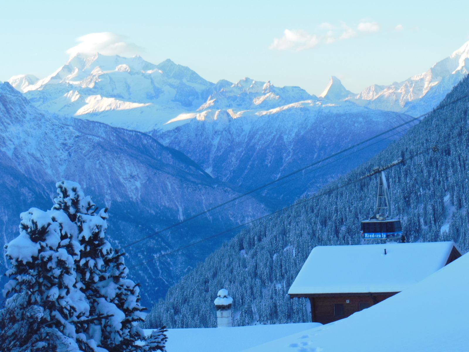 Aussicht Matterhorn mit Bahn Aussicht Matterhorn mit Bahn