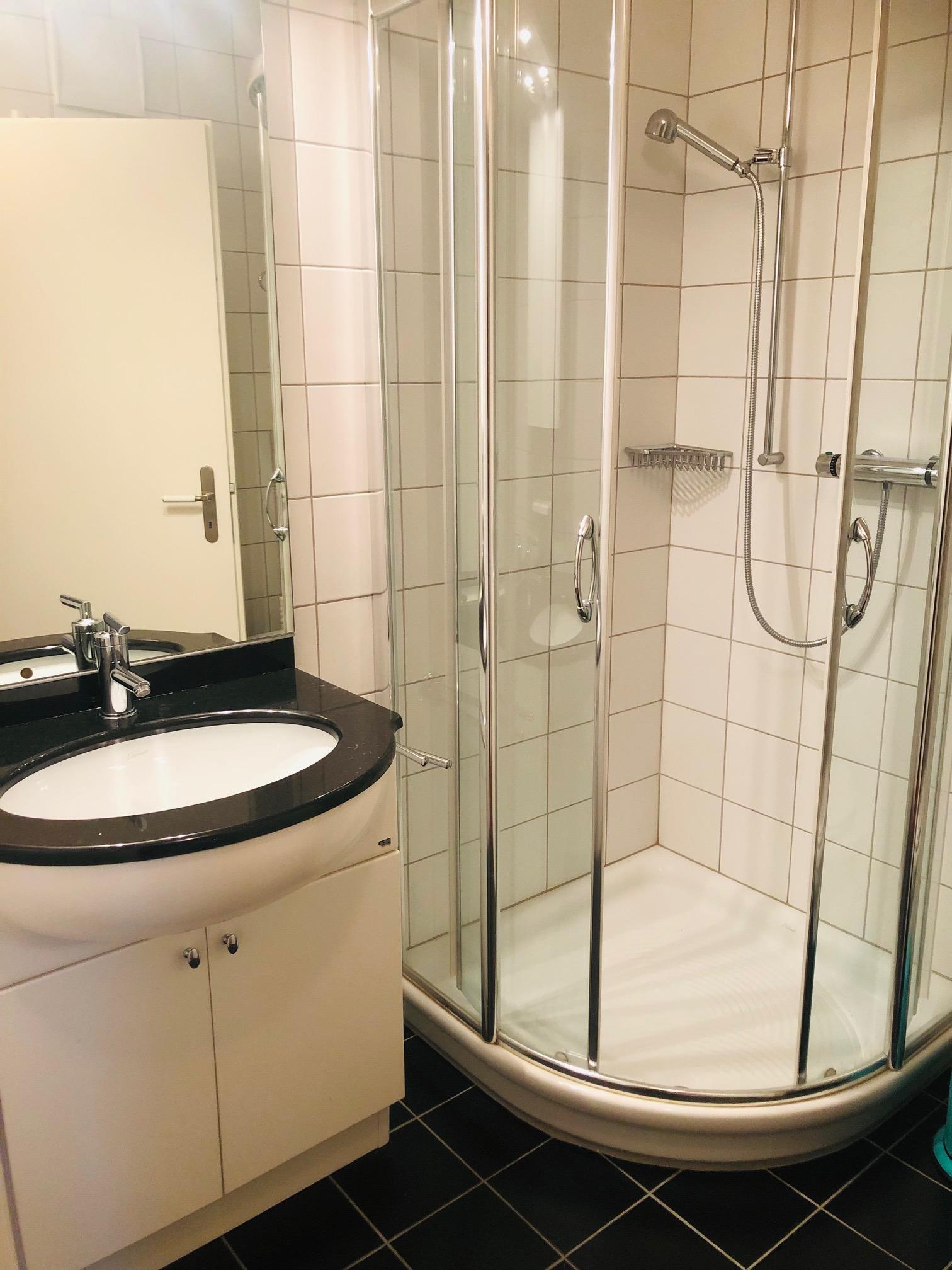 Res-Edelweiss B31_dusche-WC_2 Res-Edelweiss B31_dusche-WC_2