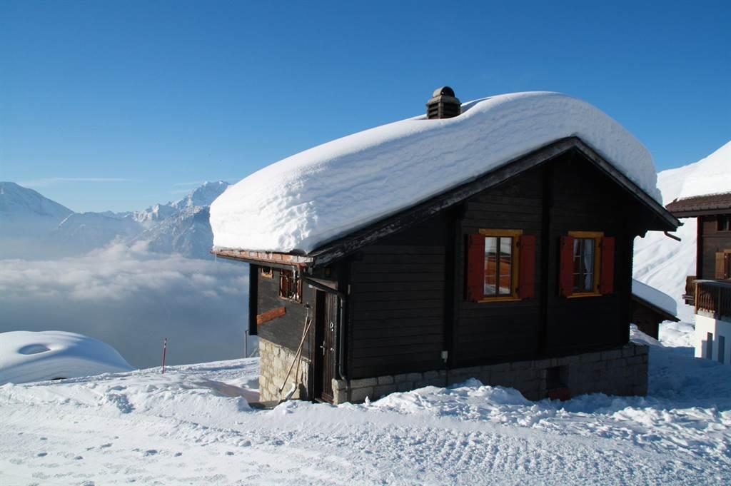Chalet im tiefen Schnee, Februar 2017 Chalet im tiefen Schnee, Februar 2017
