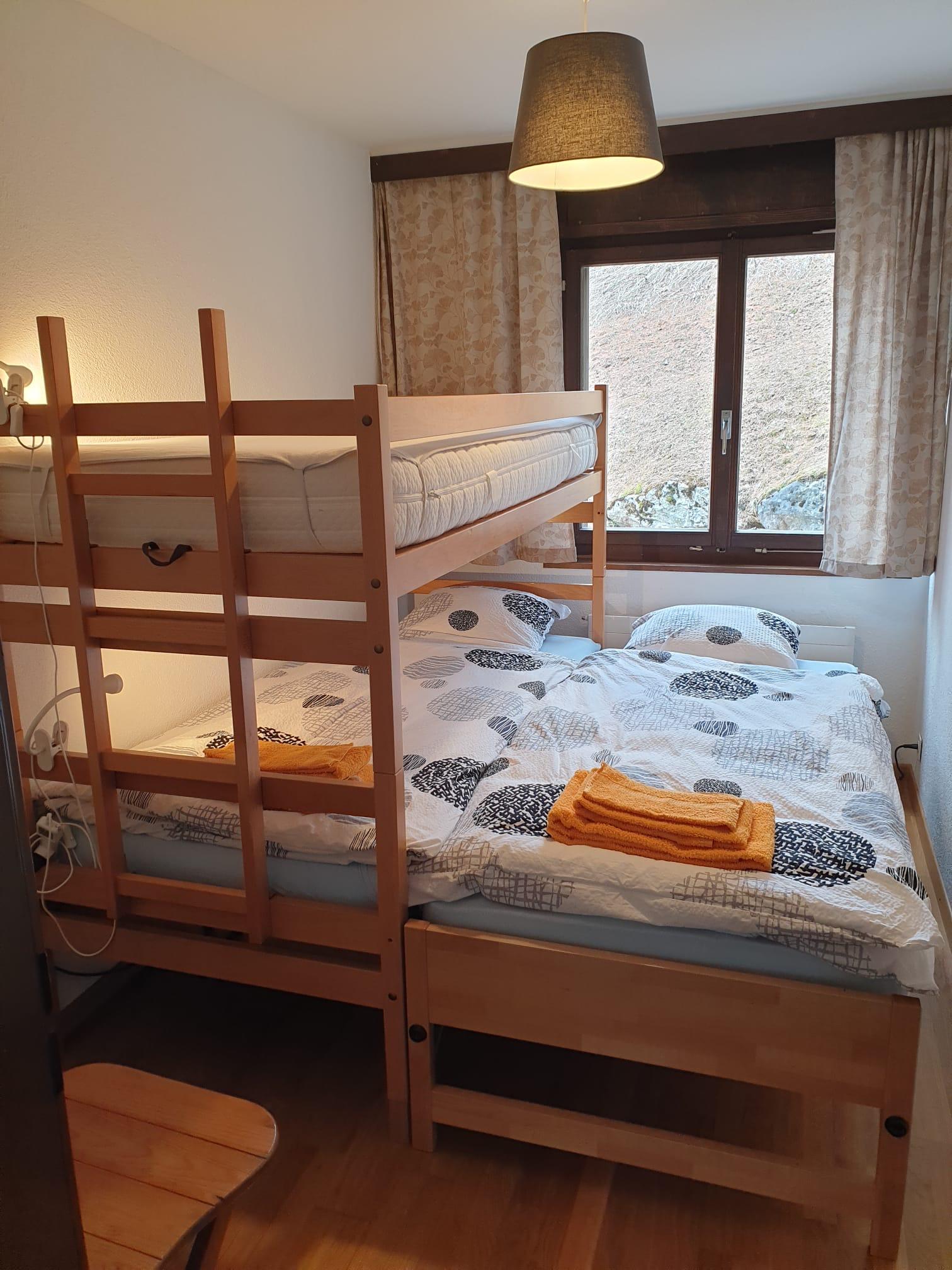 Lärchenwald 312_schlafen 2_b Lärchenwald 312_schlafen 2_b