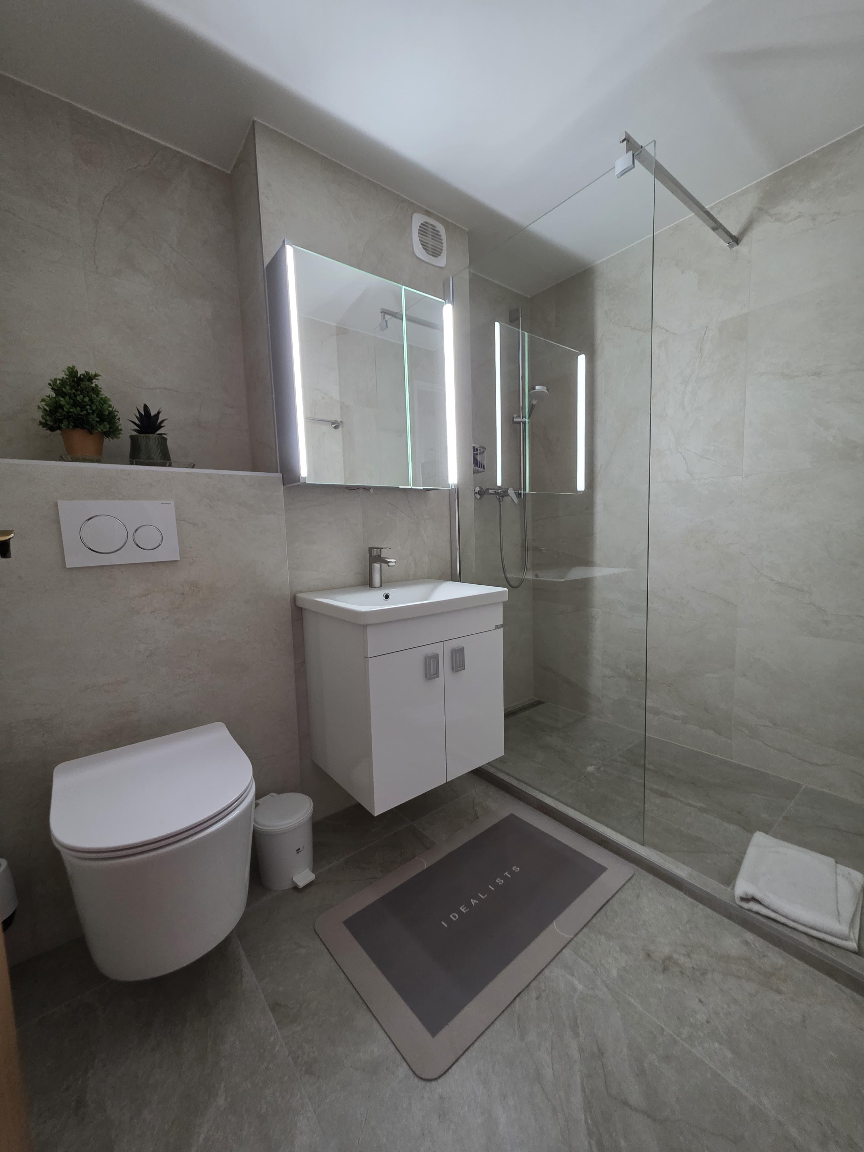 Domino 42_dusche-WC Domino 42_dusche-WC