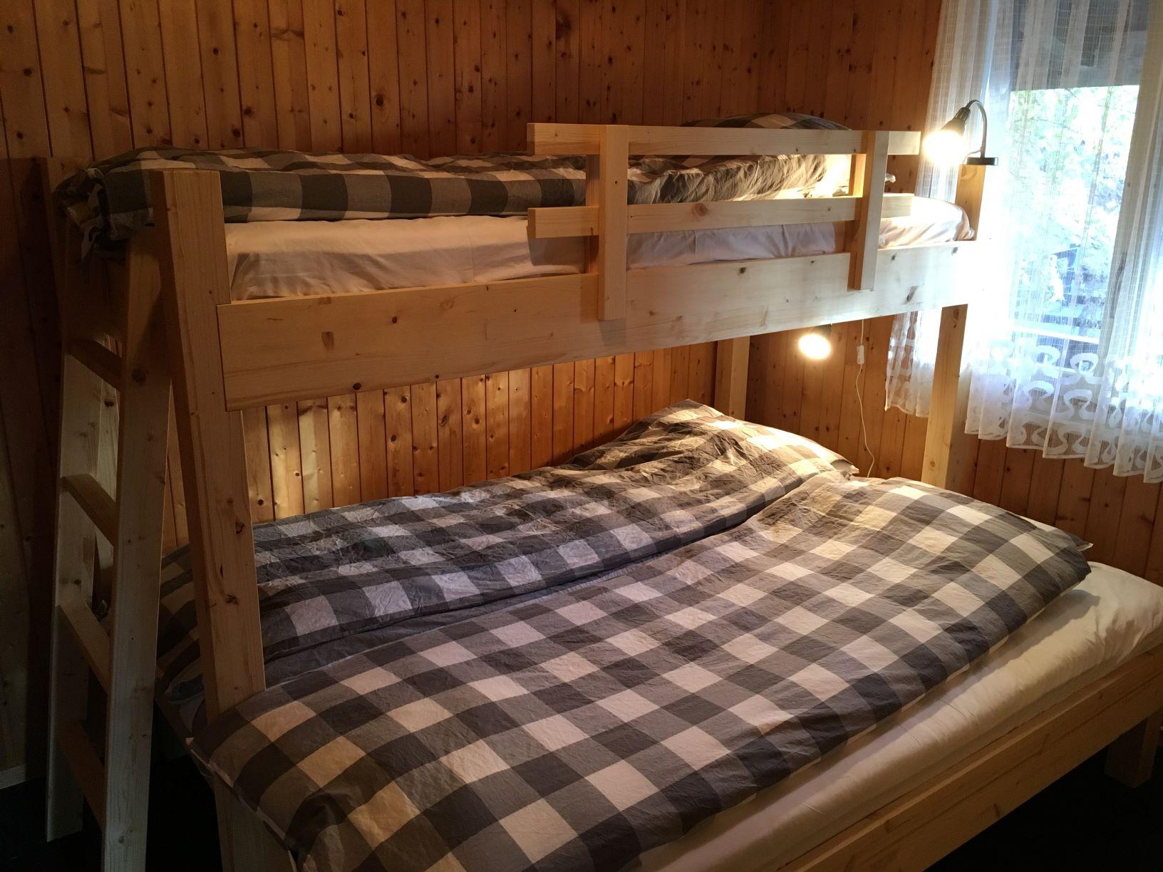 Schlafzimmer mit drei Betten Schlafzimmer mit drei Betten