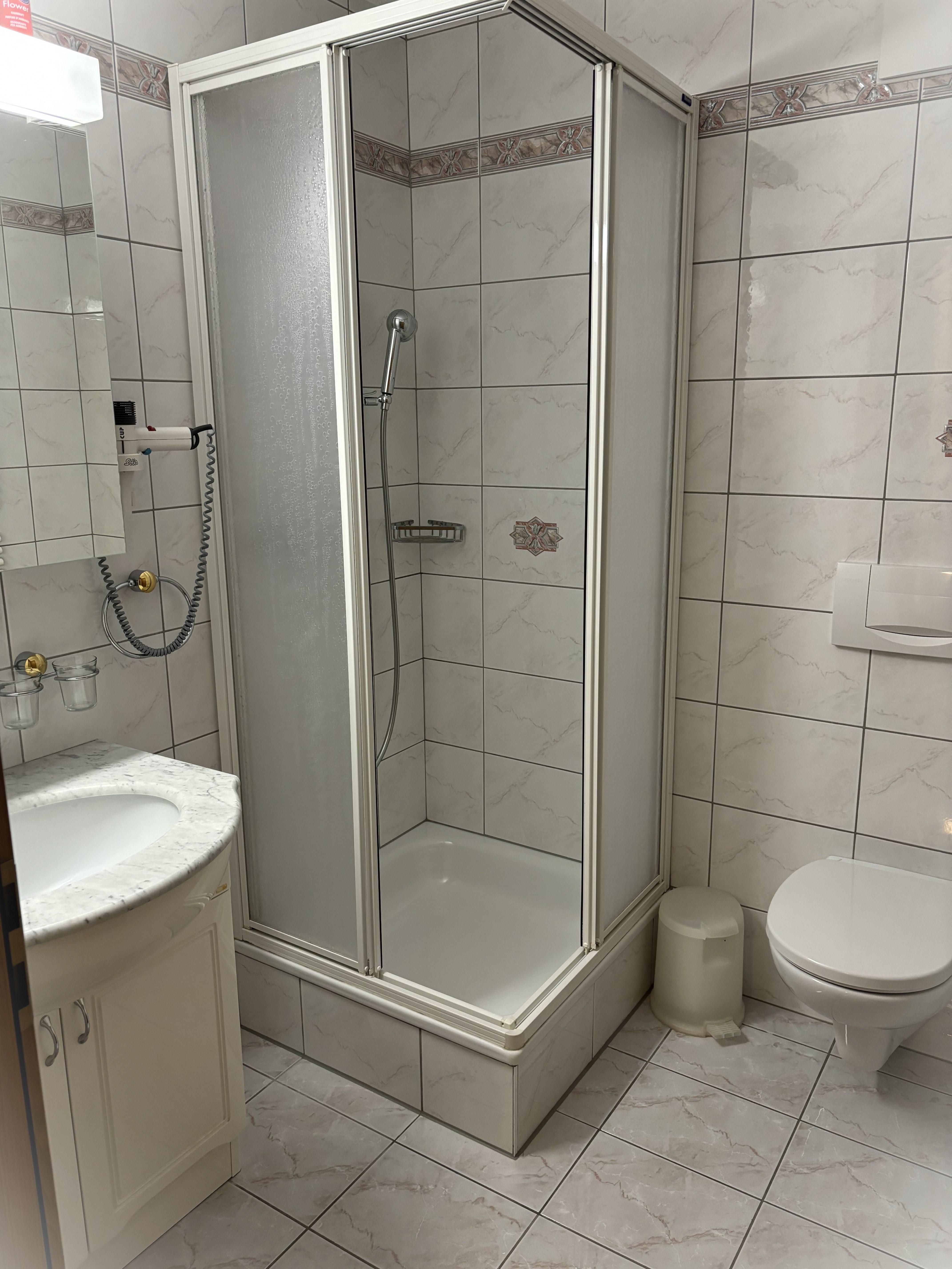 Darianne 21_dusche-WC Darianne 21_dusche-WC