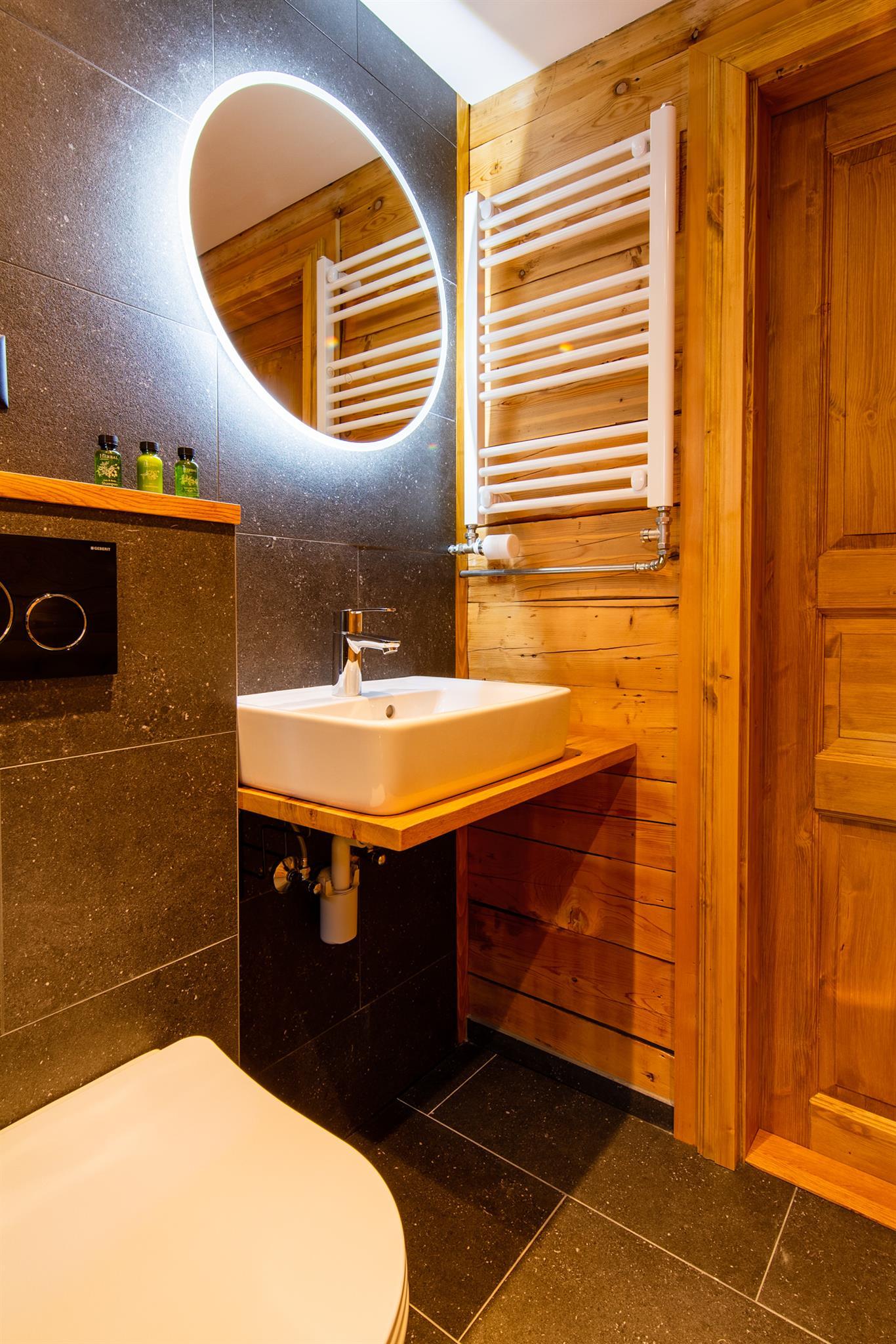 Bathroom B 4 Bathroom B 4