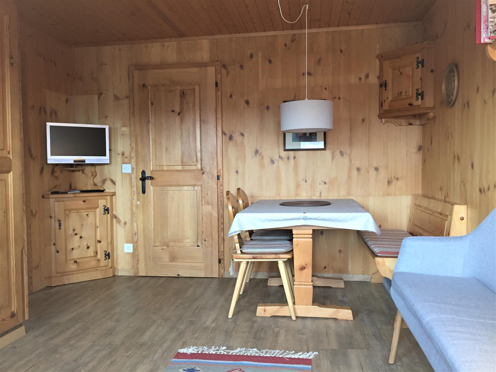 Wohnzimmer (2) Wohnzimmer (2)