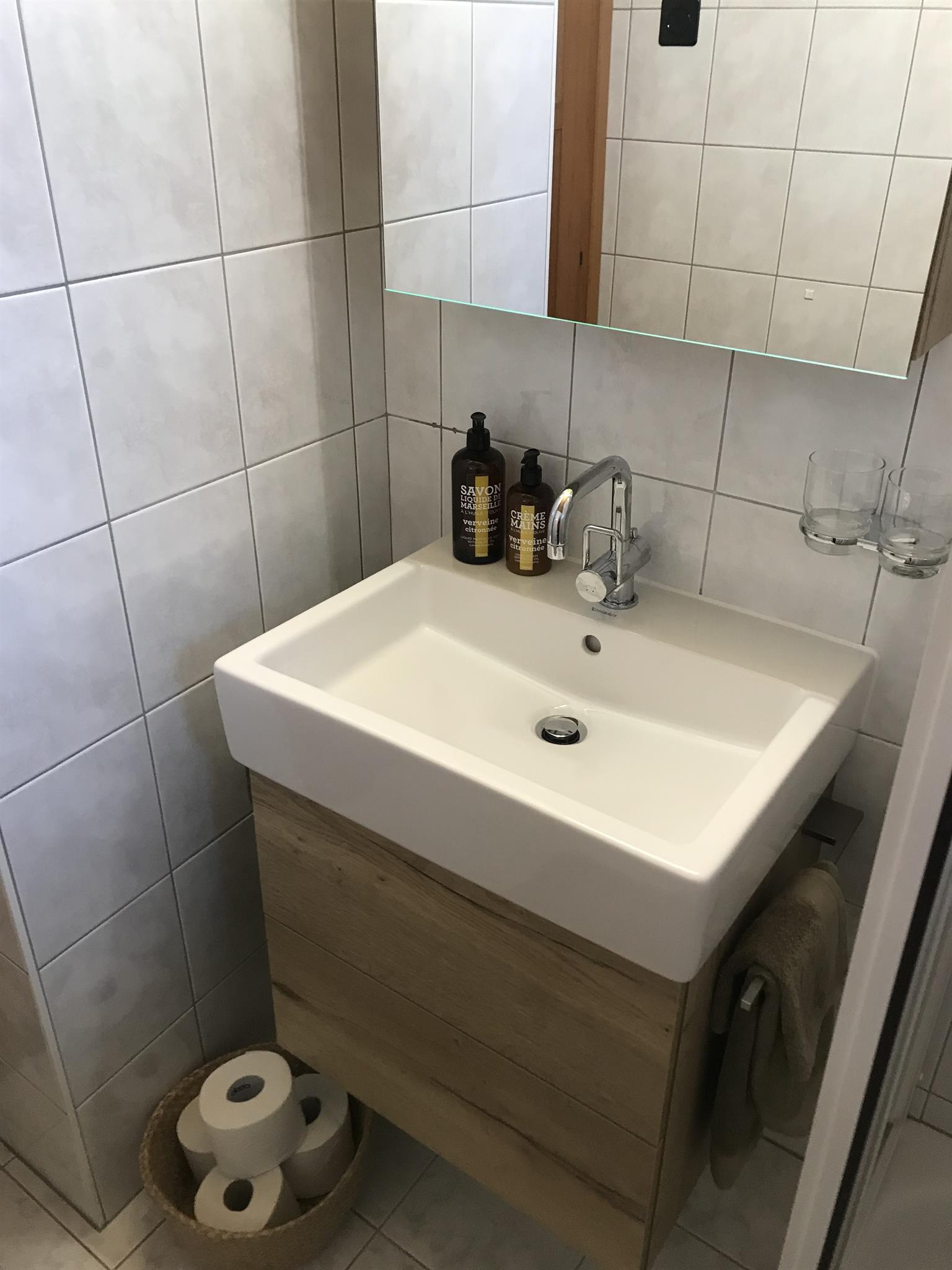 Bad mit Dusche Bad mit Dusche