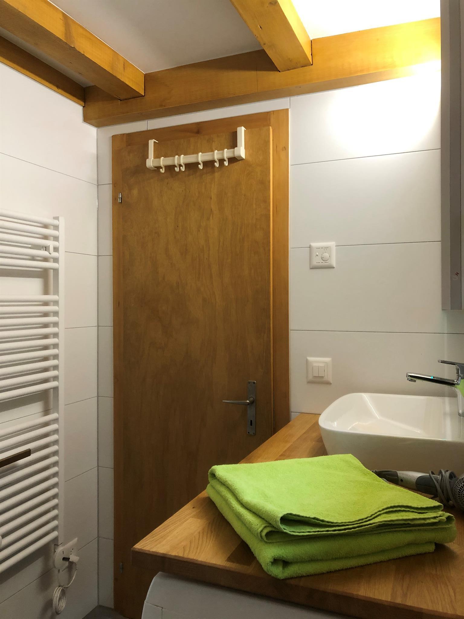 Chalet Kolibri - EG Badezimmer - 2020 (1) Chalet Kolibri - EG Badezimmer - 2020 (1)