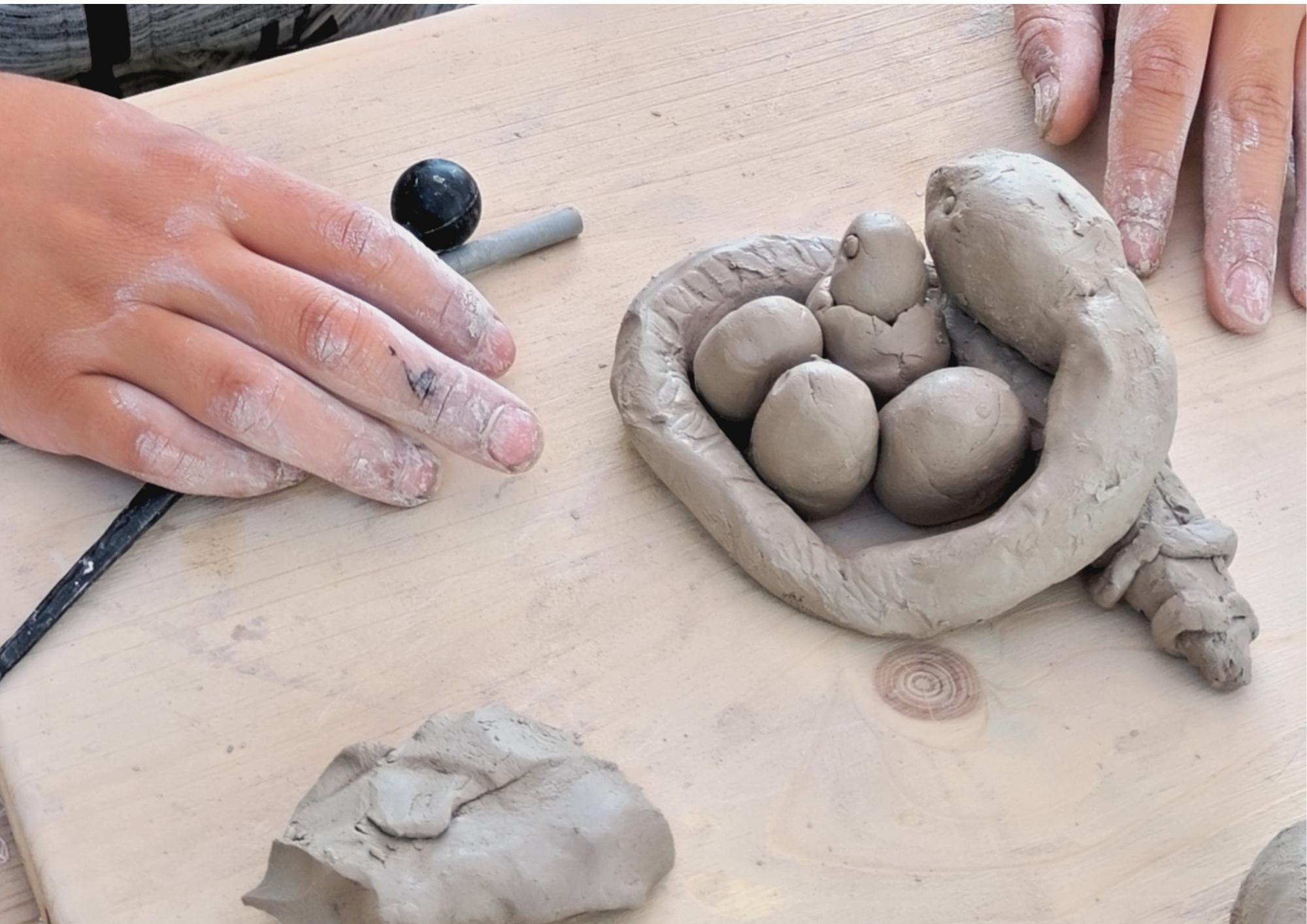 Sommeratelier: Töpfern & Kunst – für alle Kids