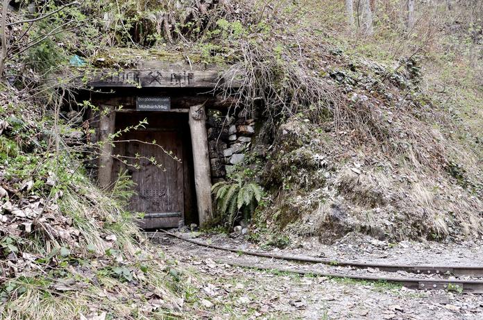 Schaustollen mit Feldbahn in Mühlbach