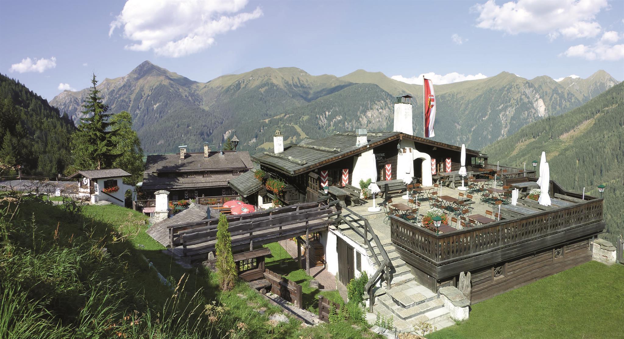 Sonnwendfeier auf der Bellevue Alm