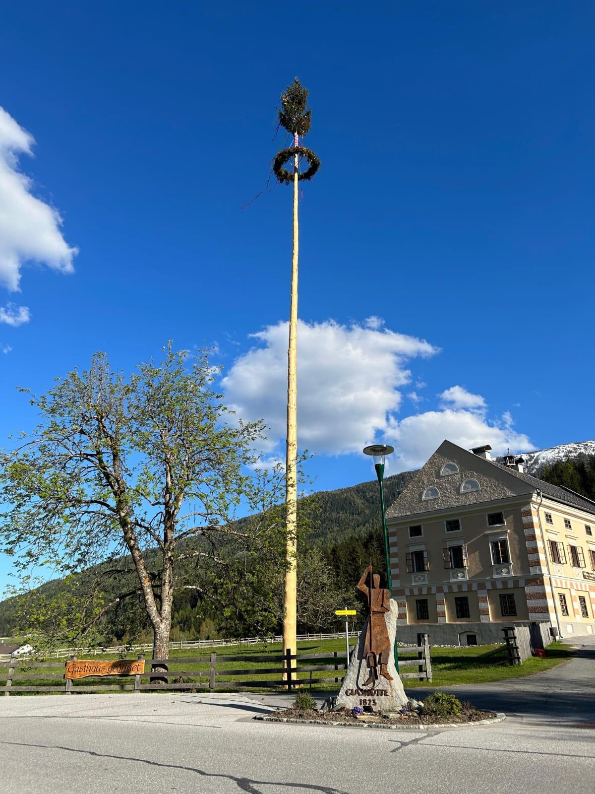 Maibaumfest des 3. Zuges des Roten Kreuzes