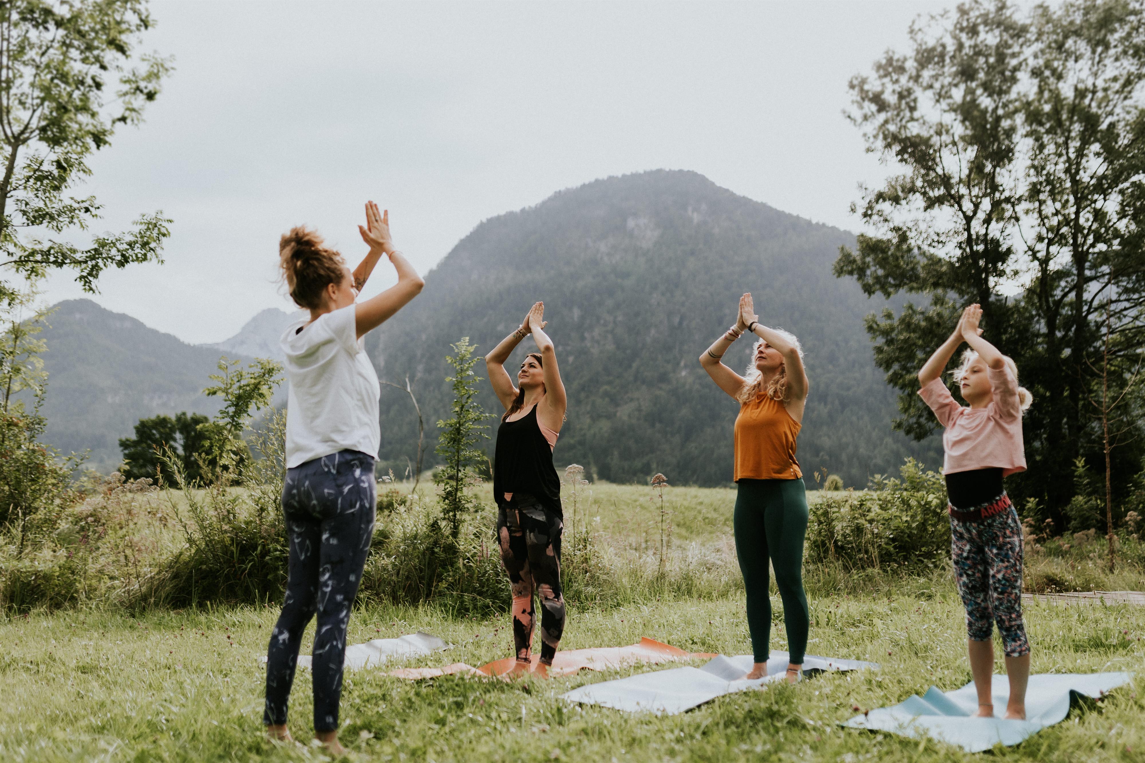 Sommer Yoga bei Abendstimmung
