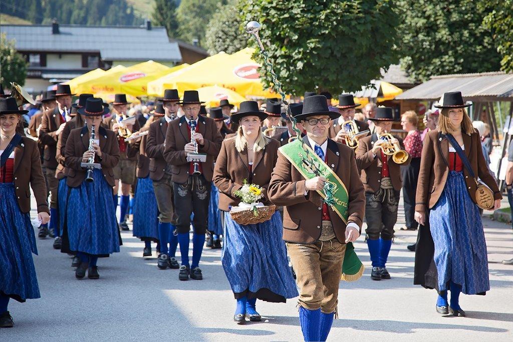 Platzkonzert der Trachtenmusikkapelle Maria Alm