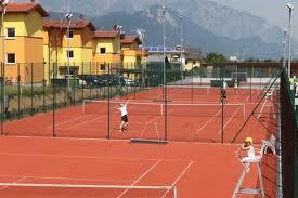 Tennis am Advantage RedCourt Tennisplatz