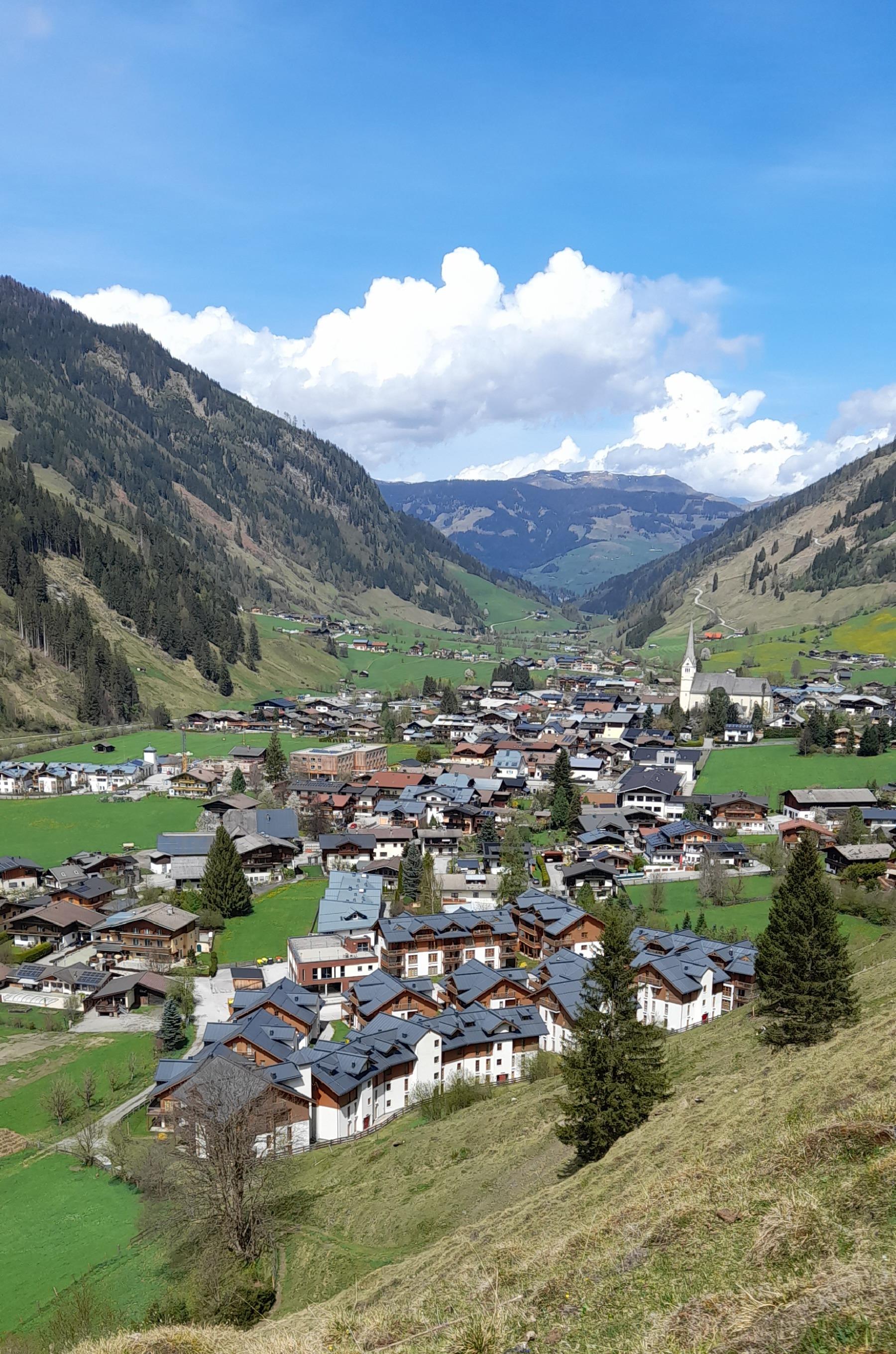 Rauris mit Schönblick Mountain Resort. JPG