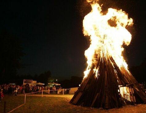 Sonnwendfeuer der Ortsbauernschaft