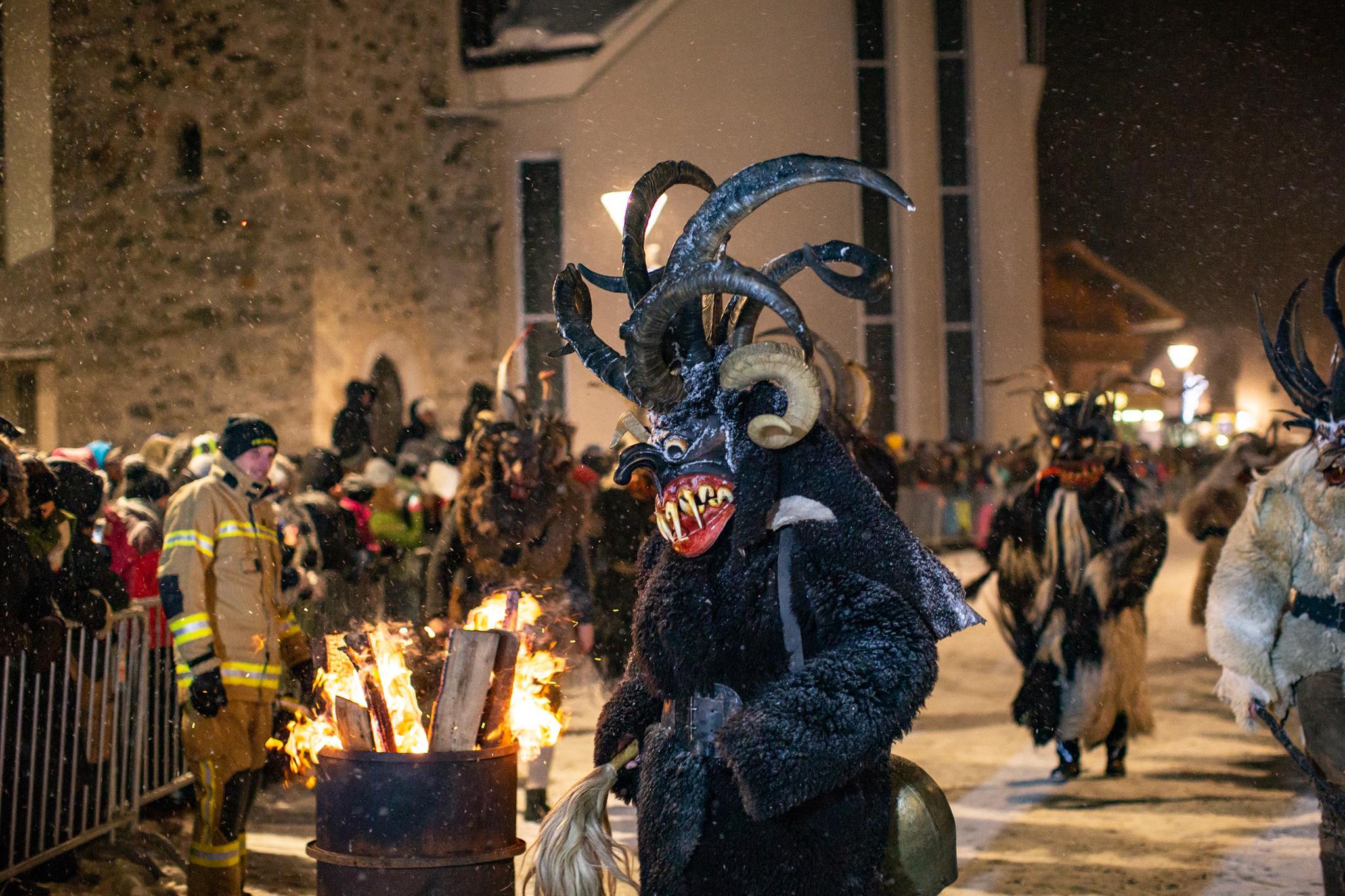 Traditioneller Perchtenlauf