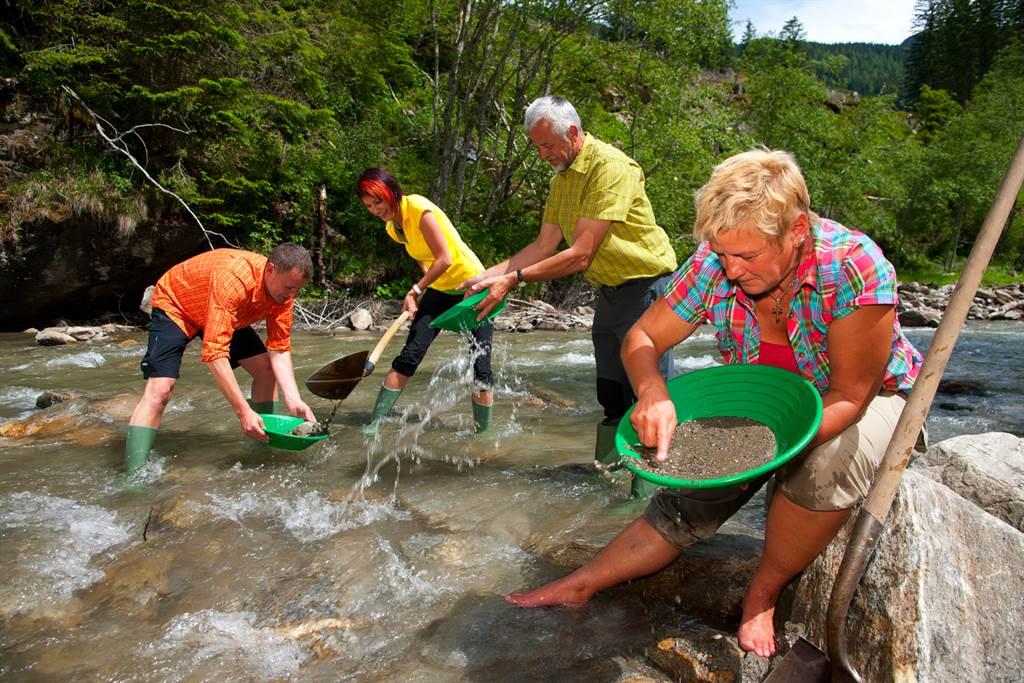 Raurisertal_Goldwaschen(c)TVB