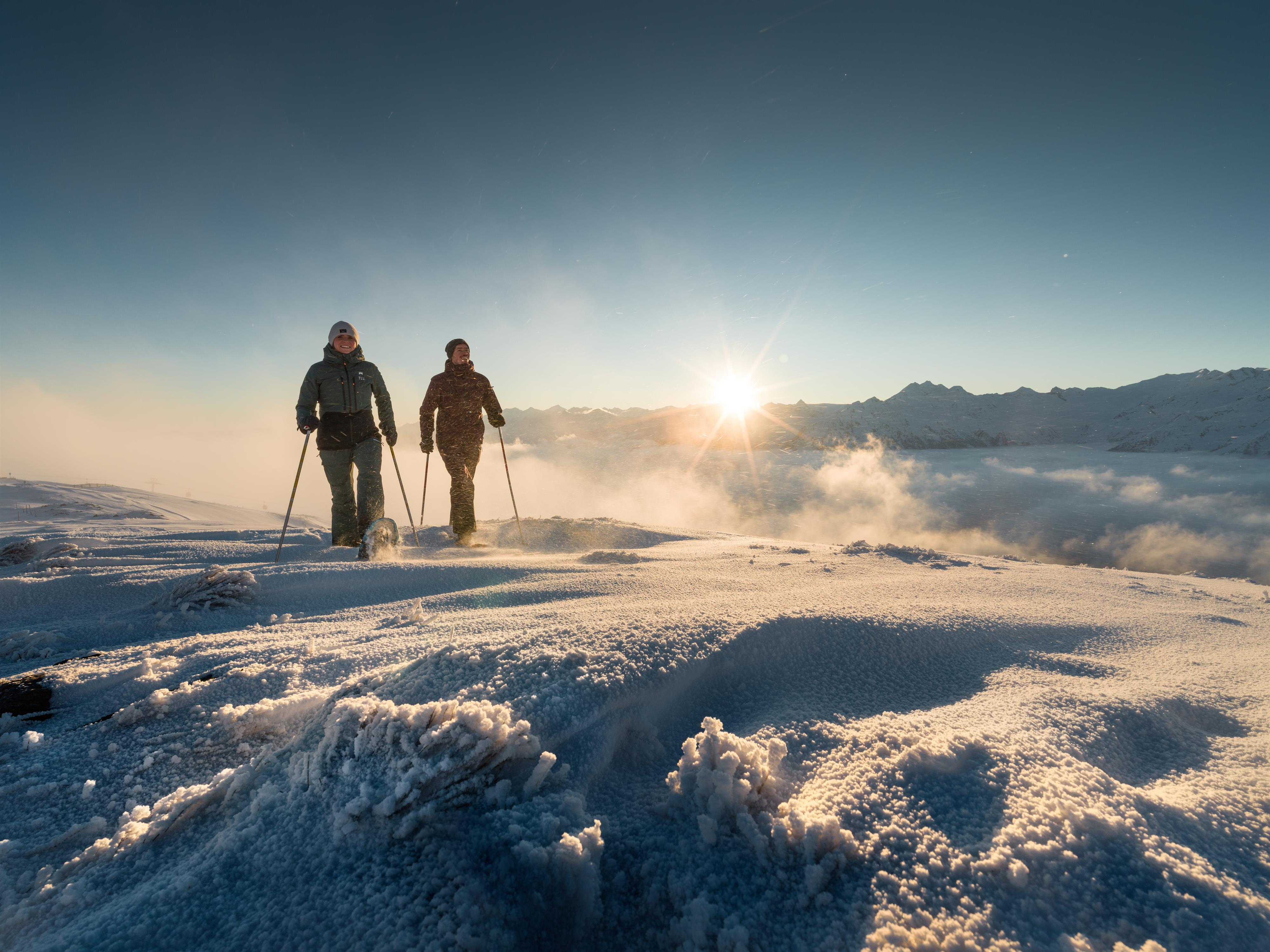 Schneeschuhwanderung entlang des Sonnenwanderweges