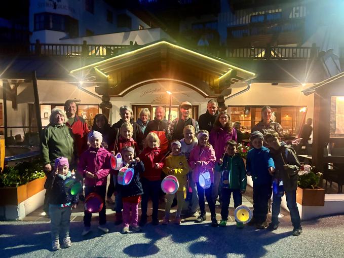 Laterne Basteln für Kinder mit abendlicher Familienwanderung