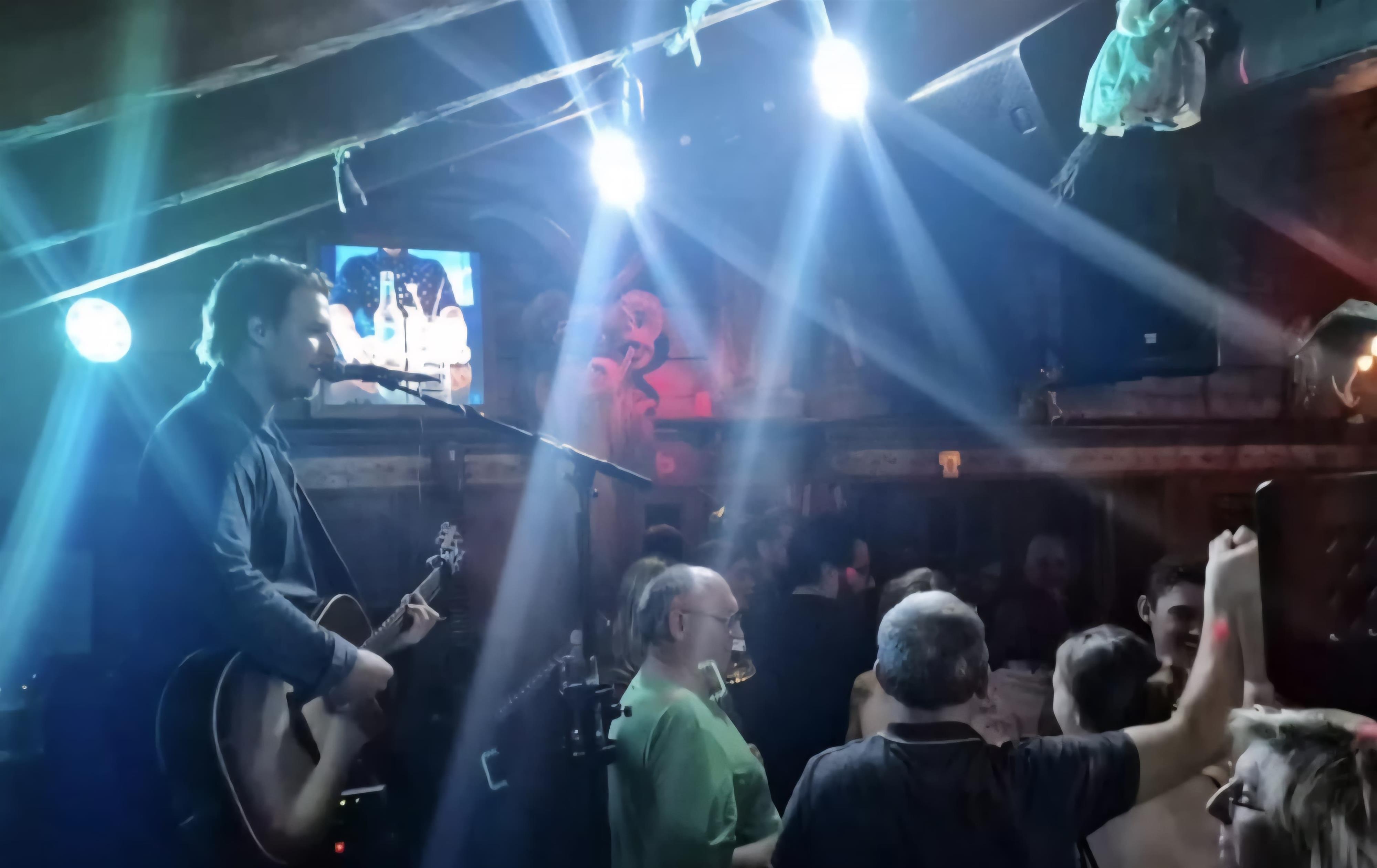 Livemusik im Hexenhäusl