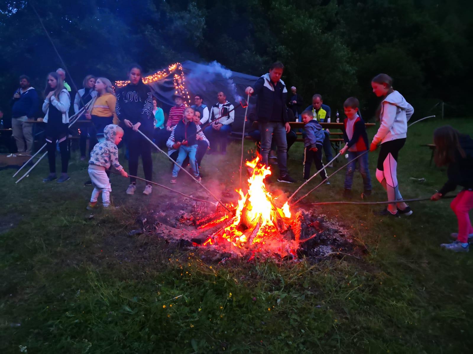 Sonnwendscheibenschlagen der Kameradschaft