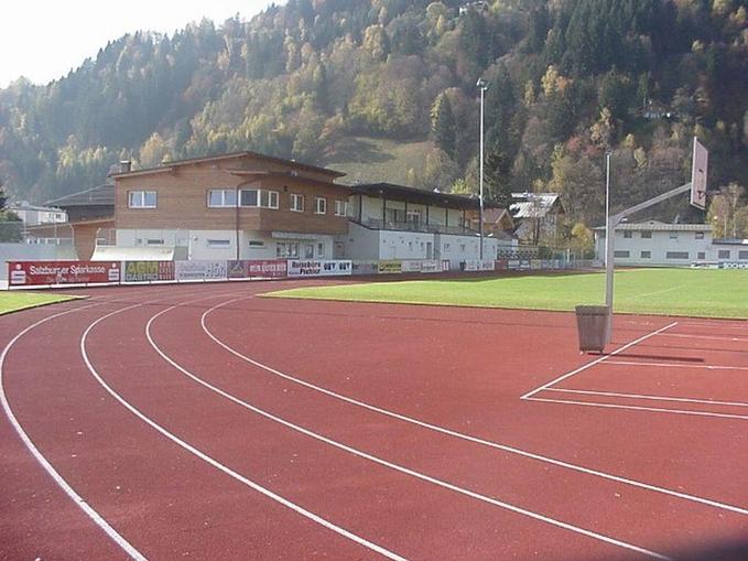 Alois Latini Stadion, Sportplatz