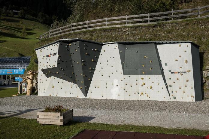 Boulderwand Skizentrum Dienten