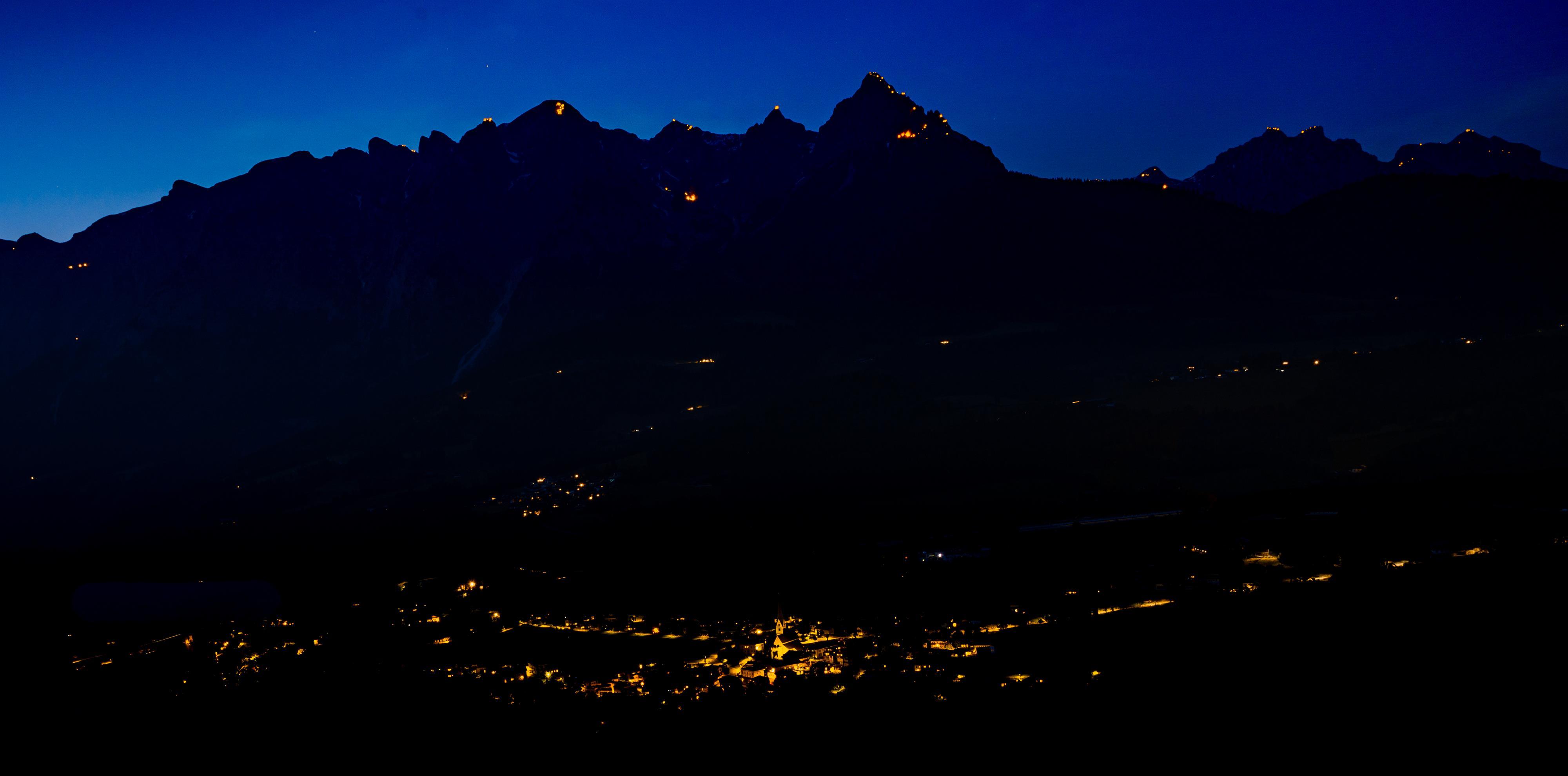 Sonnenwende mit Höhenfeuer am Tennengebirge