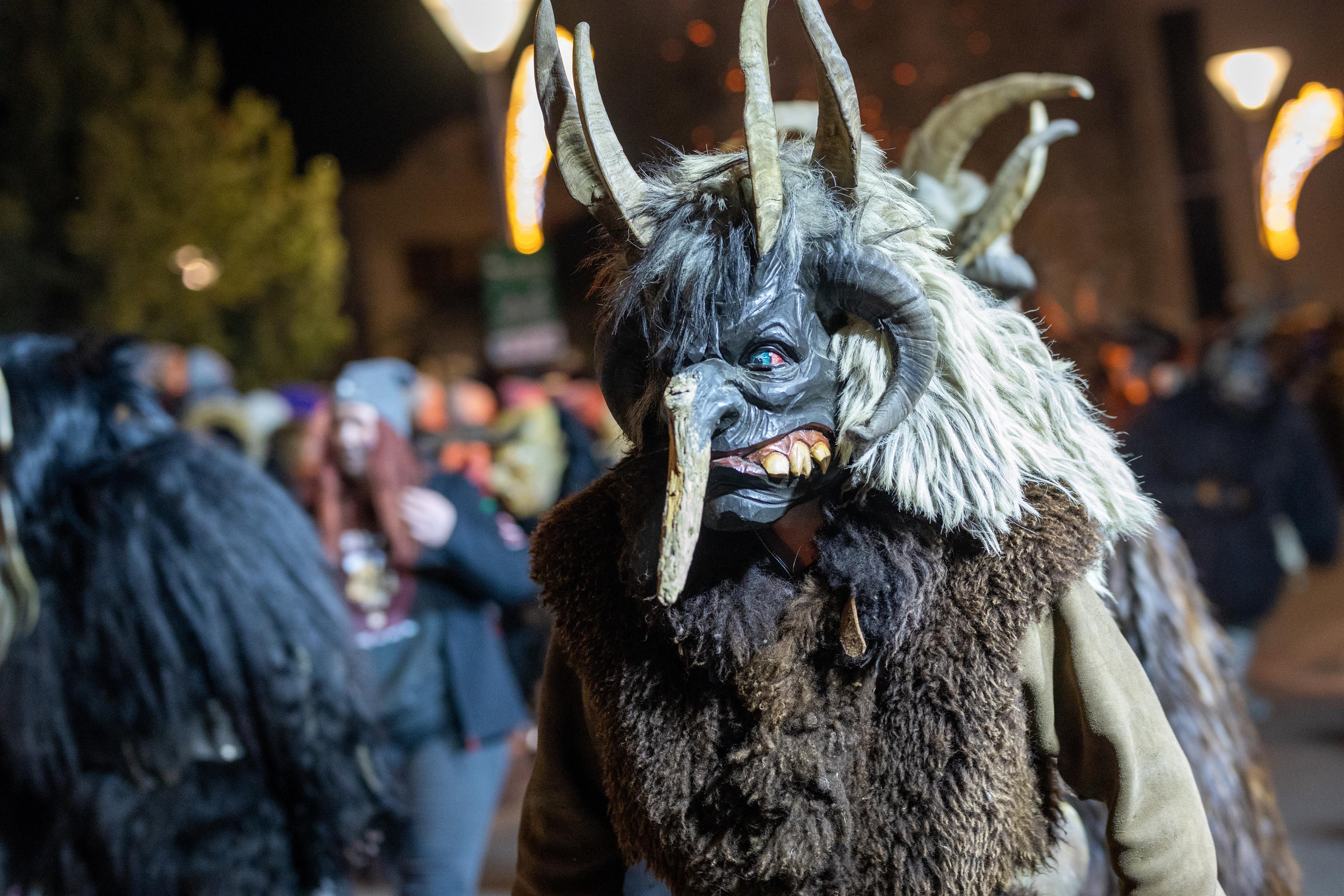 Krampusrummel mit Nikolausbesuch