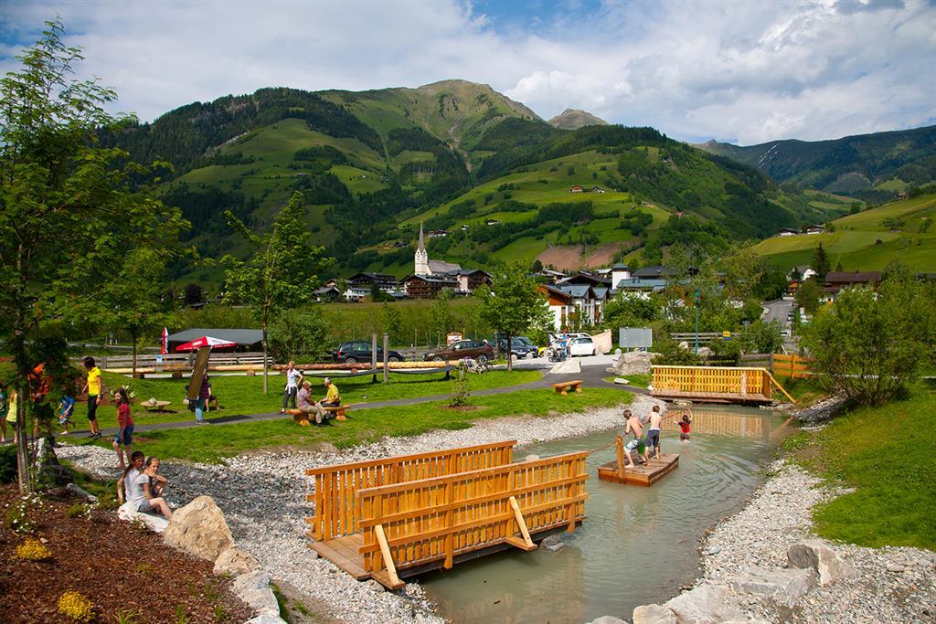 Summererpark Ausblick Ortszentrum (c)TVB Rauris Gr
