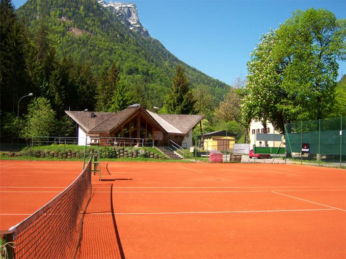 Fußball- und Tennisplatz Lofer