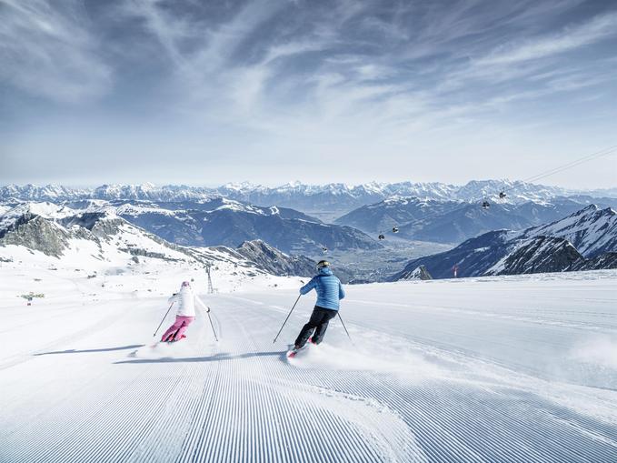 Sonnenskilauf im Frühling am Kitzsteinhorn