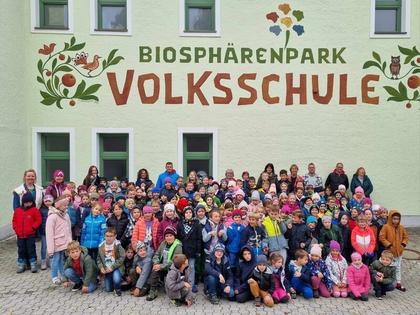 Circusvorstellung der Volksschüler : „Projekt mit Circus Montana“