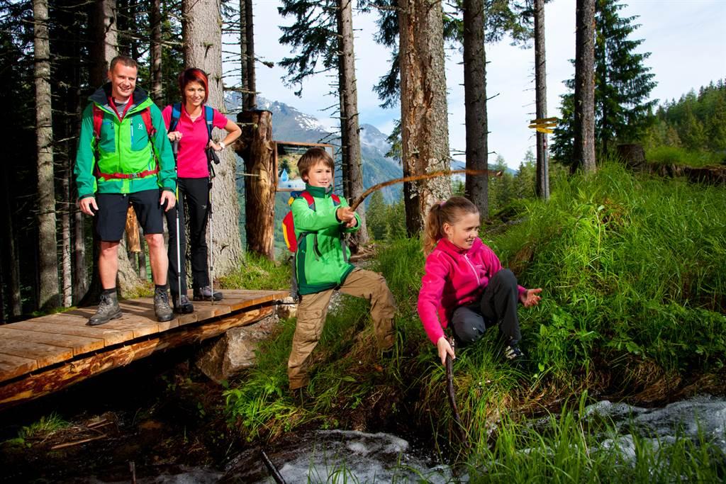 Raurisertal_UrQuell_Familie(c)TVB