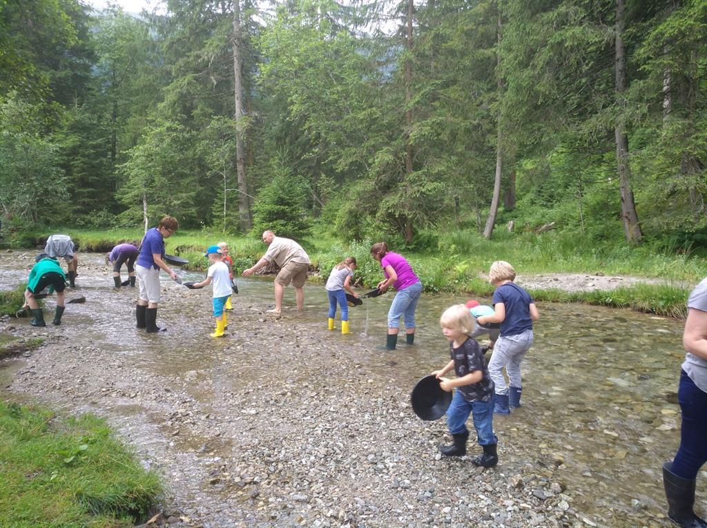 Echtes Goldwaschen für Jung & Alt im Angertal