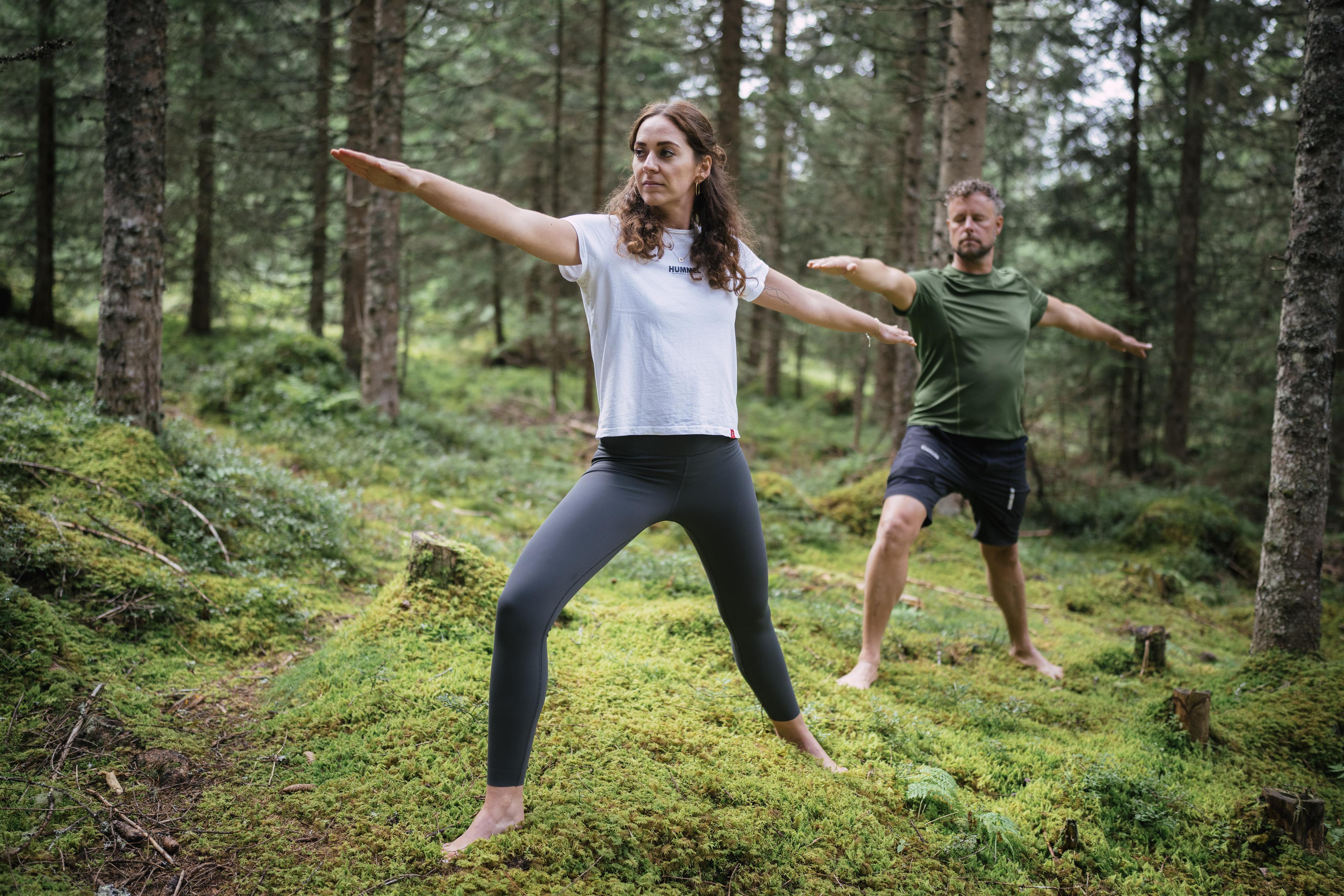 Yoga im Wald