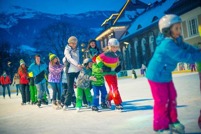 Kunst-Eislaufplatz und Eisstockschießen
