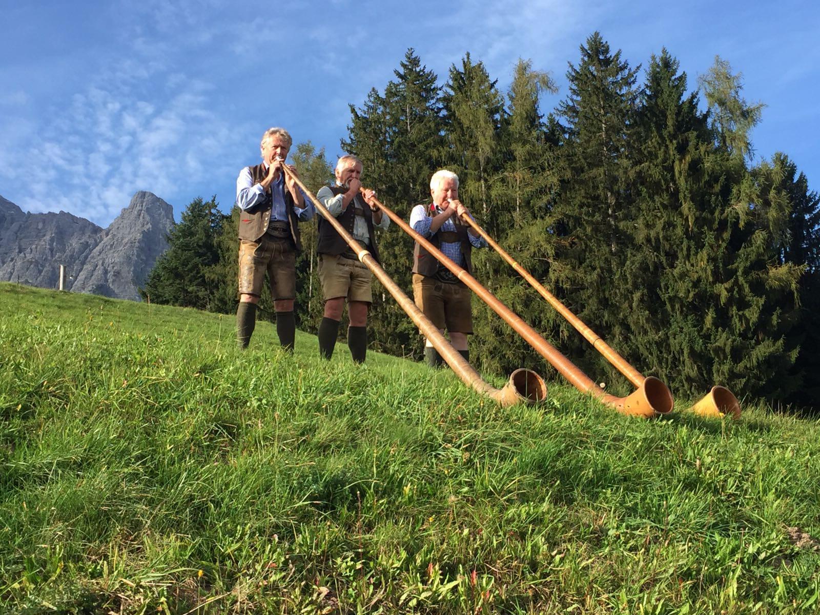 Musikalische Almenwelt Lofer mit Alphornbläsergruppen