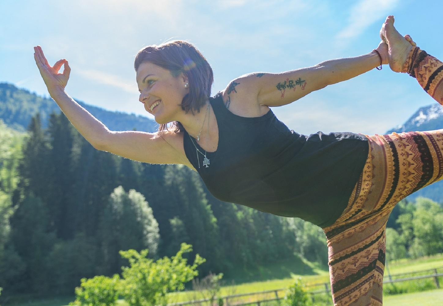 Yoga am Kraftplatz des Naturladens