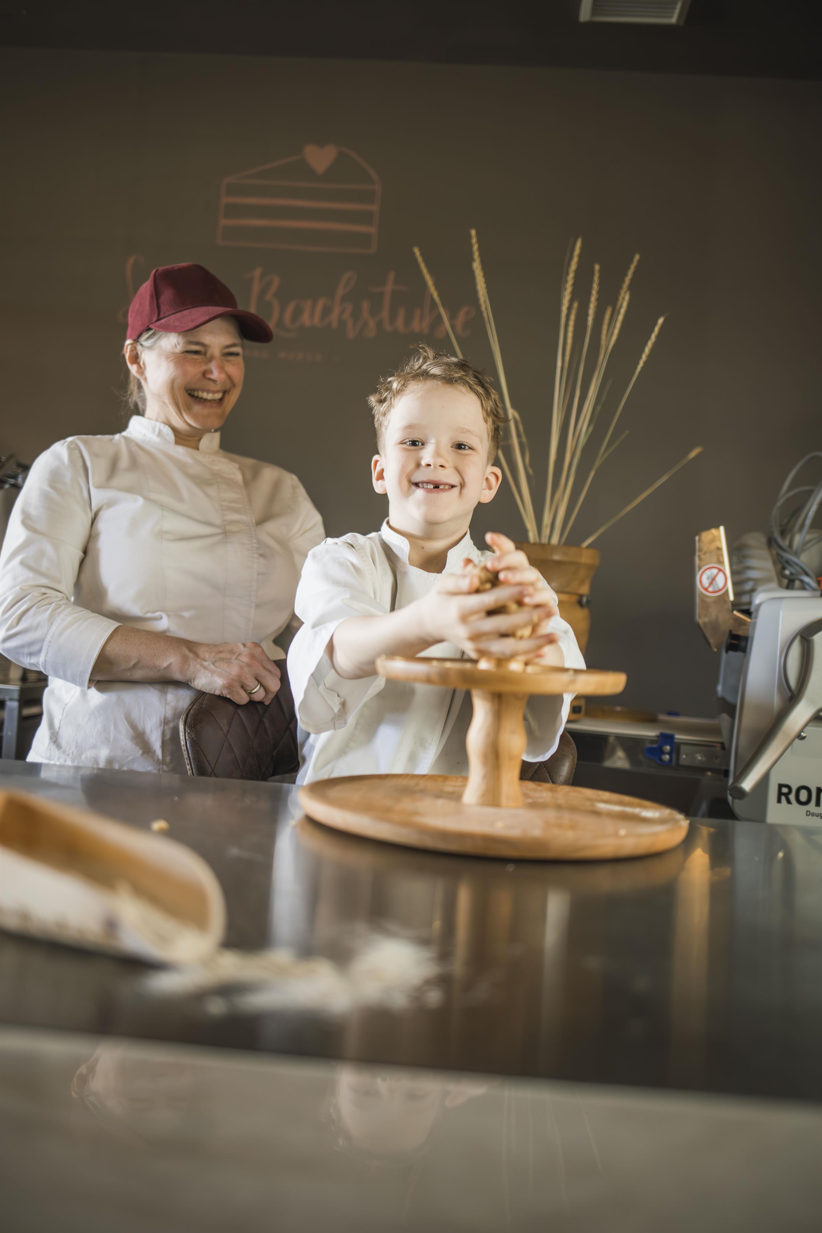 KUCHEN-SCHULE für Kinder mit Anna Maria Ebner