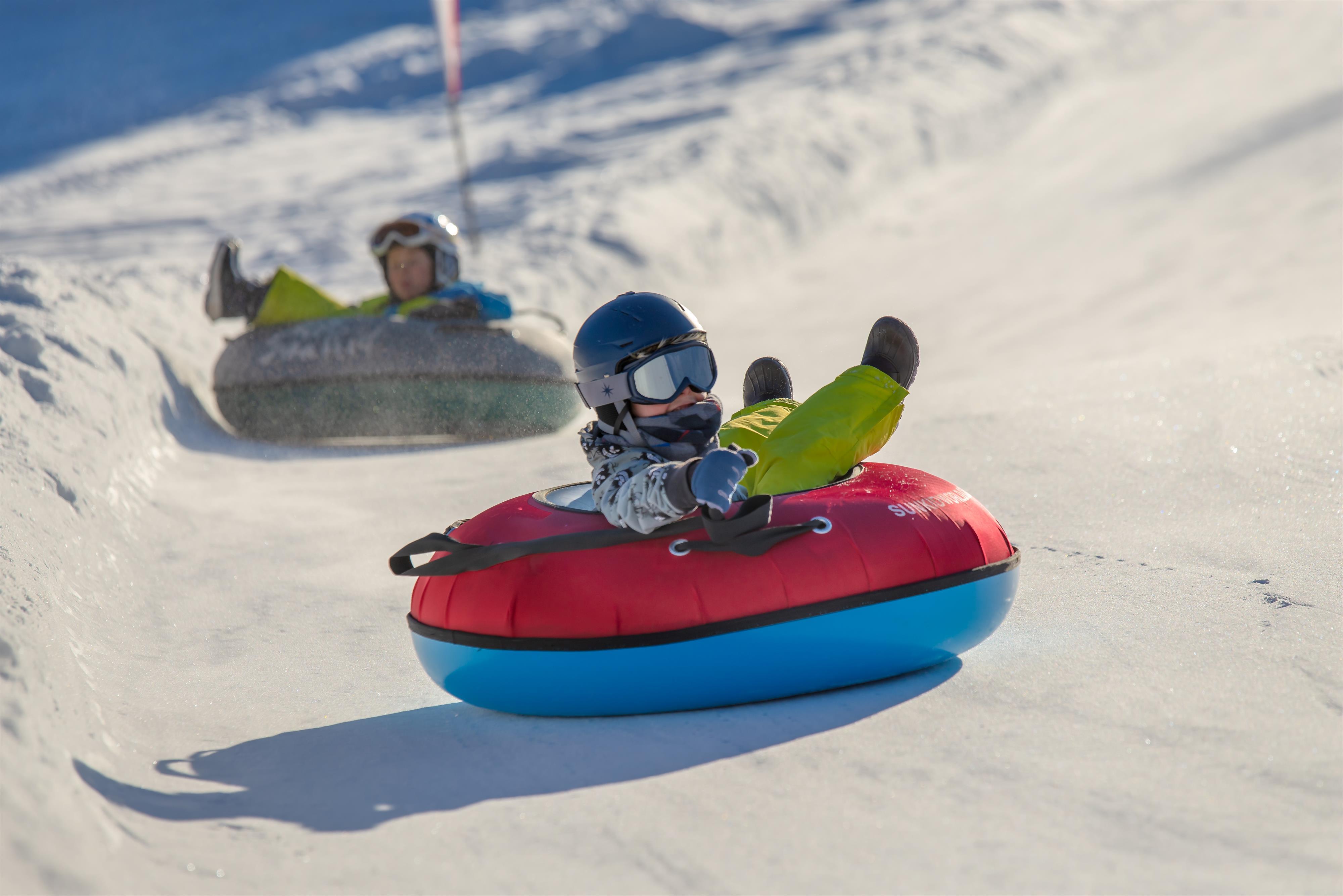 Snowtubingrennen mit Harald