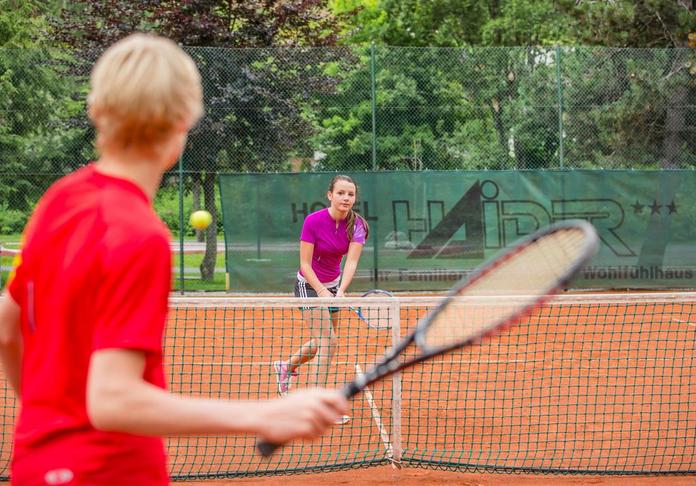Tennis im Wolfgangtal