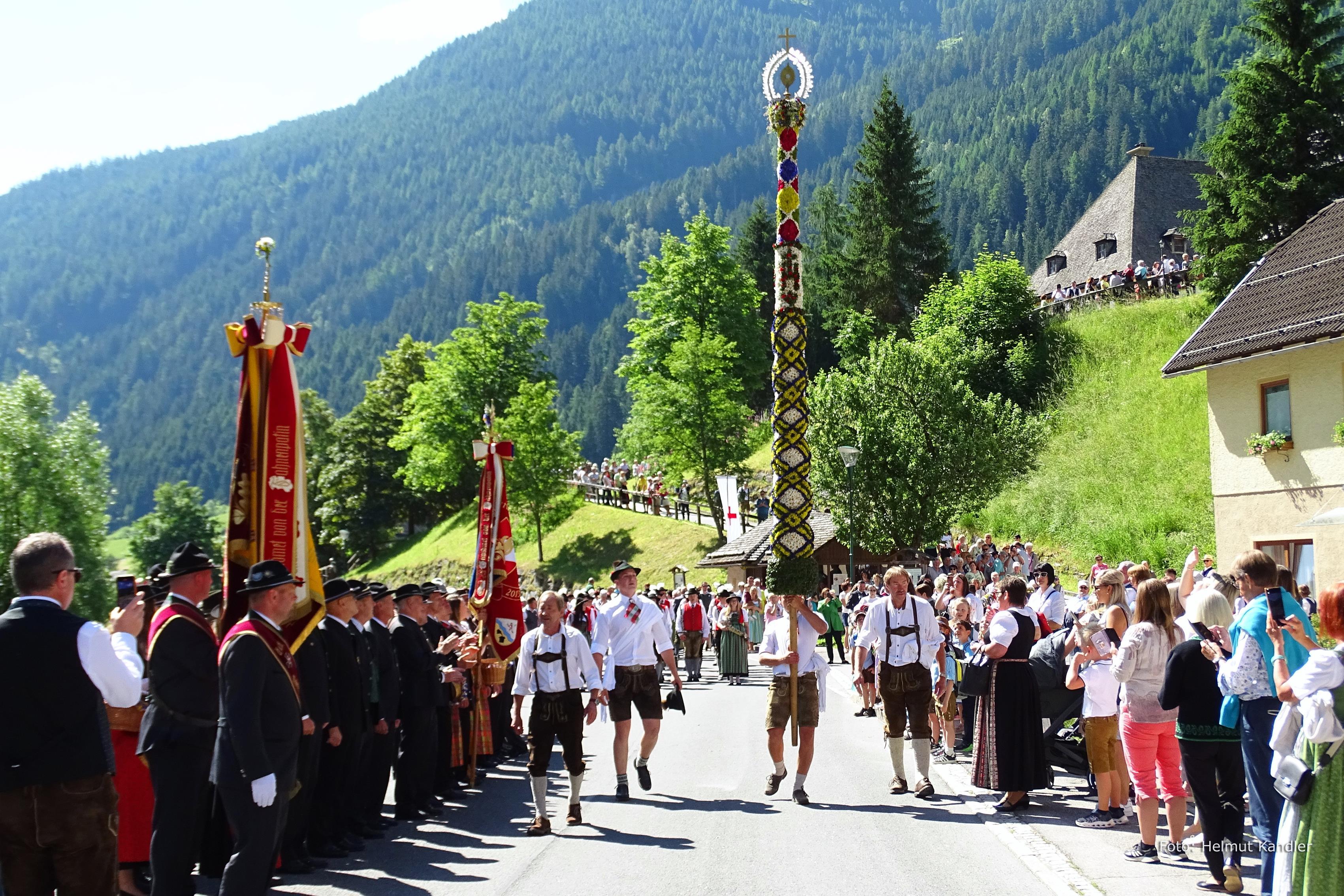 Festgottesdienst, anschl. Prangtag mit Prangstangenprozession