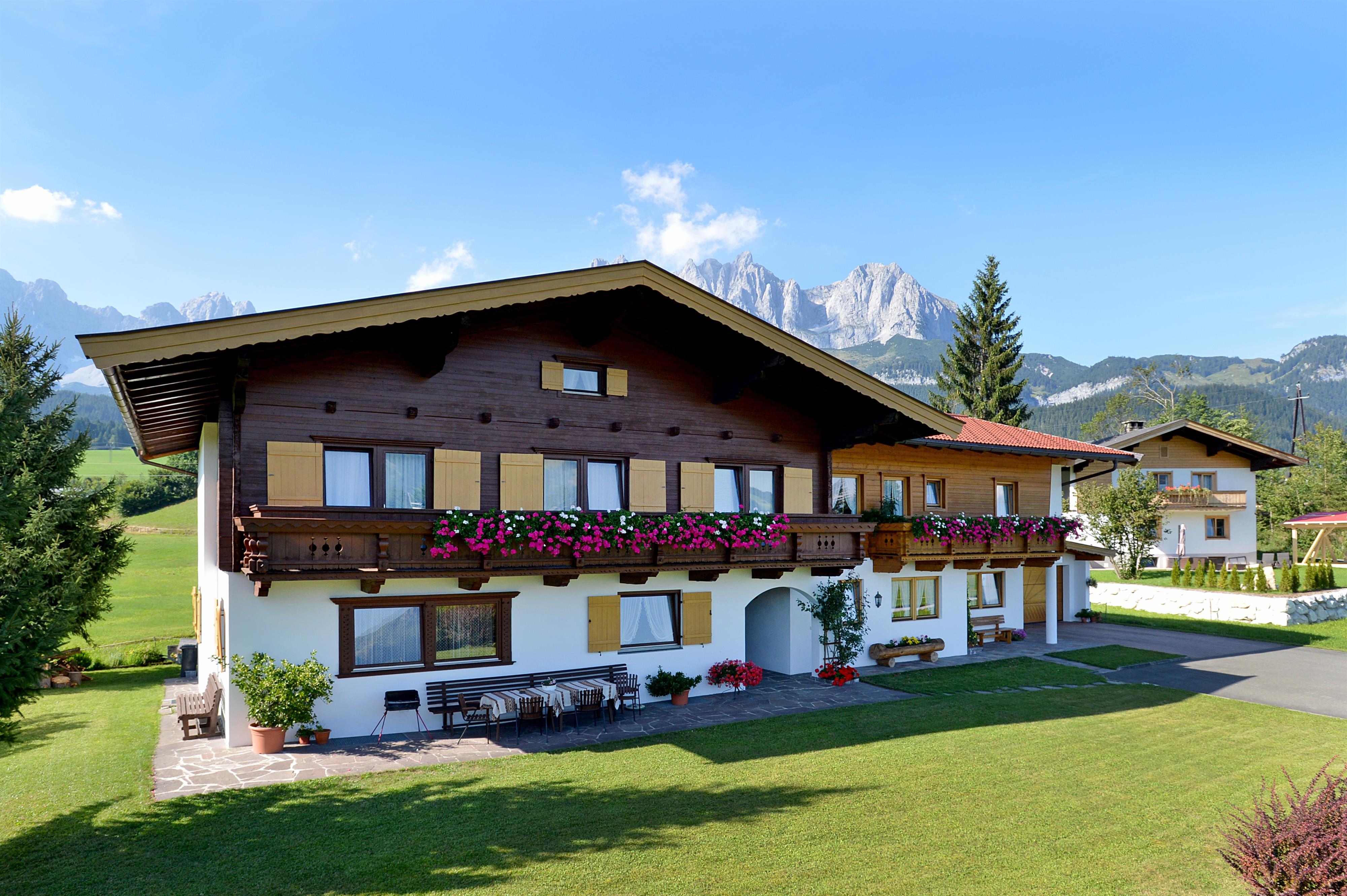 Landhaus Victoria 2 Schlafr. m. 2 DU/WC, Wohnschla Ferienwohnung  Tirol