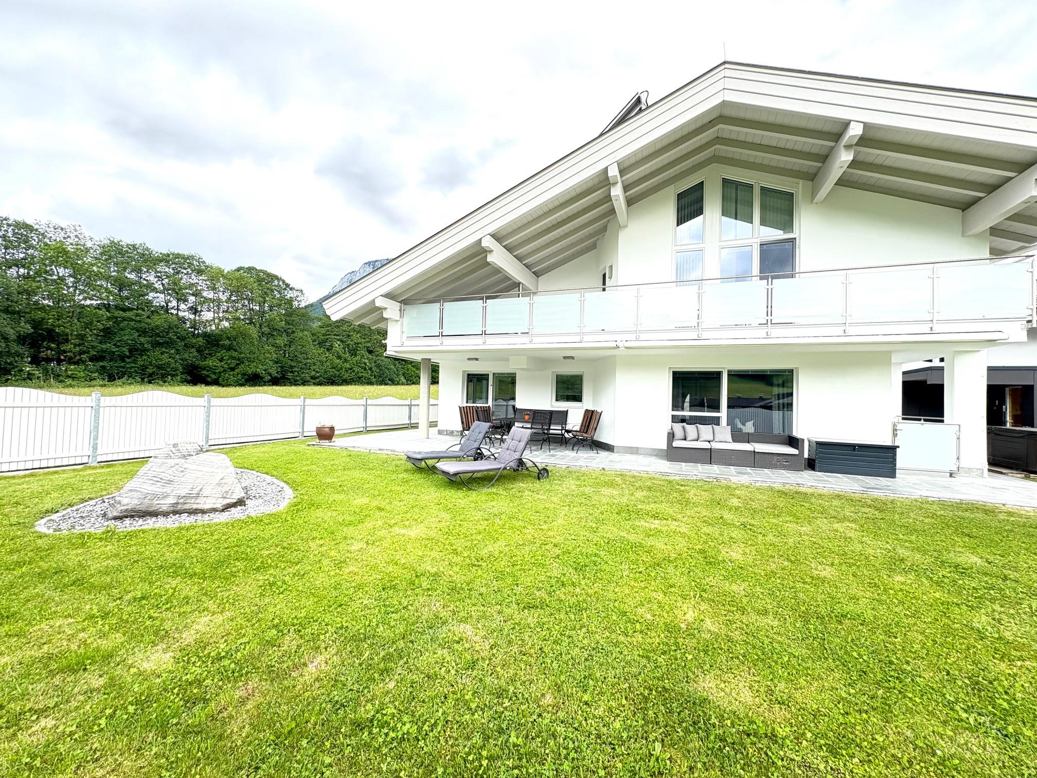 Au Villa