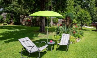 Large garden with many cozy corners, swing and horizontal bar, as well as a chicken coop. Accessible to all guests at any time.